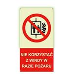 Nie korzystać z windy w razie pożaru - fotoluminescencyjny znak z dziurkami, płyta PVC 2 mm 80x150 mm